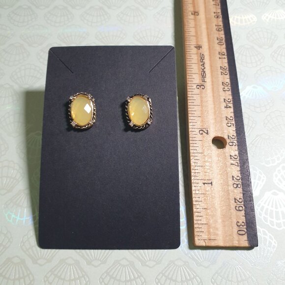 Vintage Yellow Oval Stone Stud Earrings Rope Style Gold Tone Trim Rhinestone - Picture 2 of 3